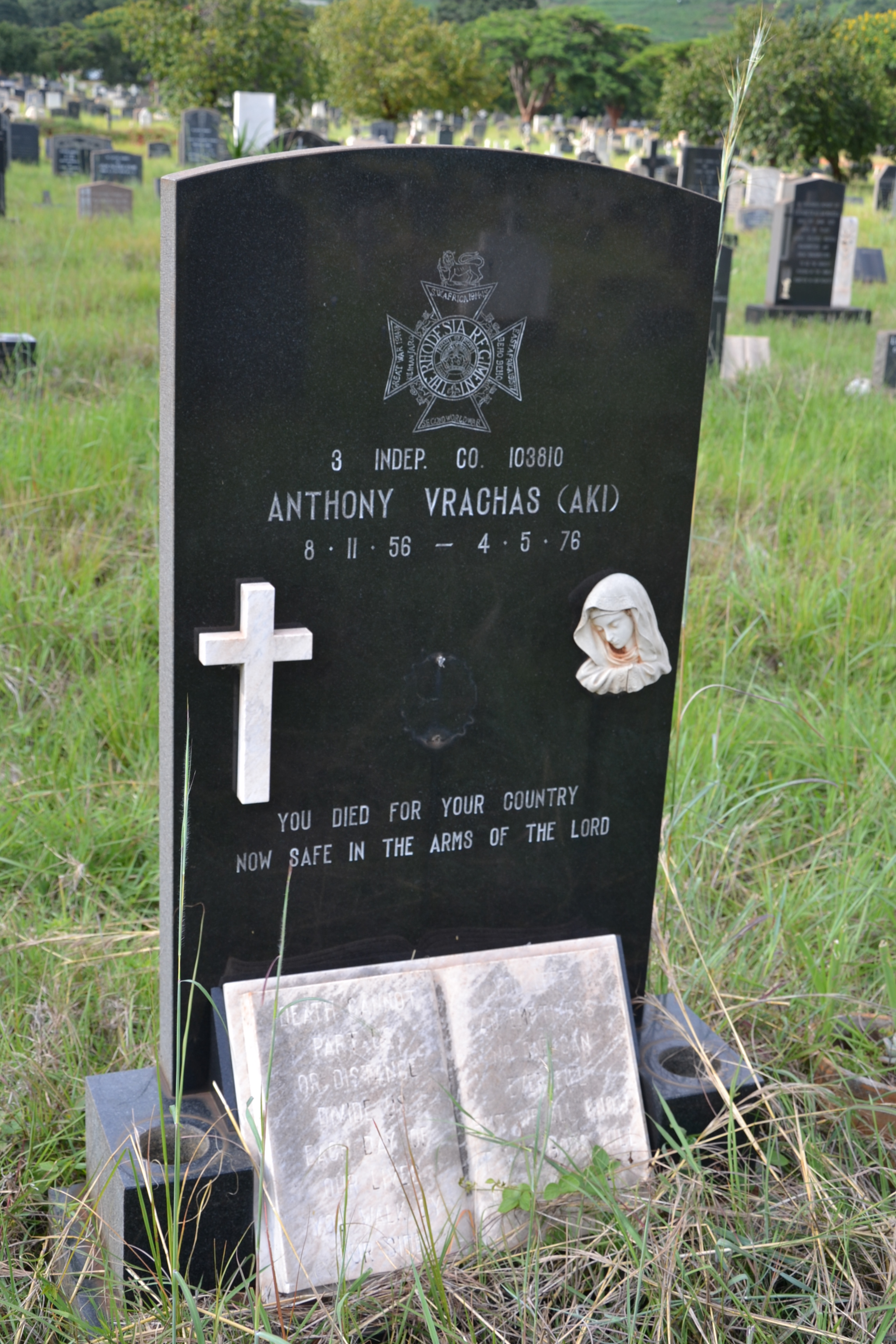 Photo from /search/photos/Zimbabwe/HARARE (WARREN HILLS) CEMETERY/vrachas_am.JPG